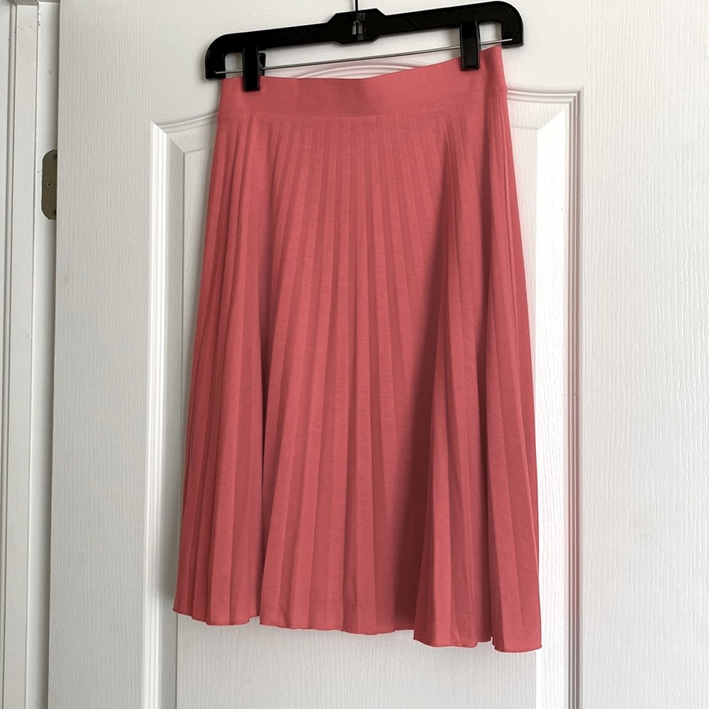 Pleated midi skirt